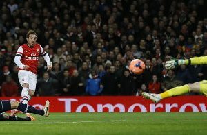 Santi Carzola scores for Arsenal